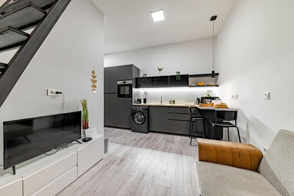Chic Loft Bp: Industrial Gem Leilighet Budapest Eksteriør bilde